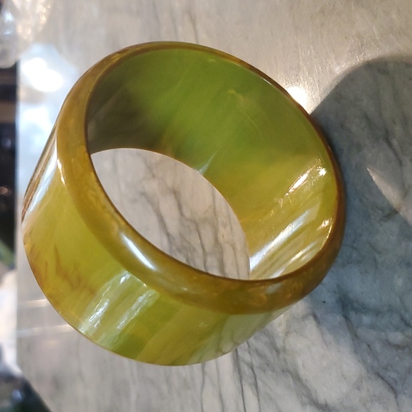 Large wonderful vintage antique bakelite large bangle, 2 tone due to oxidation - Picture 4 of 9